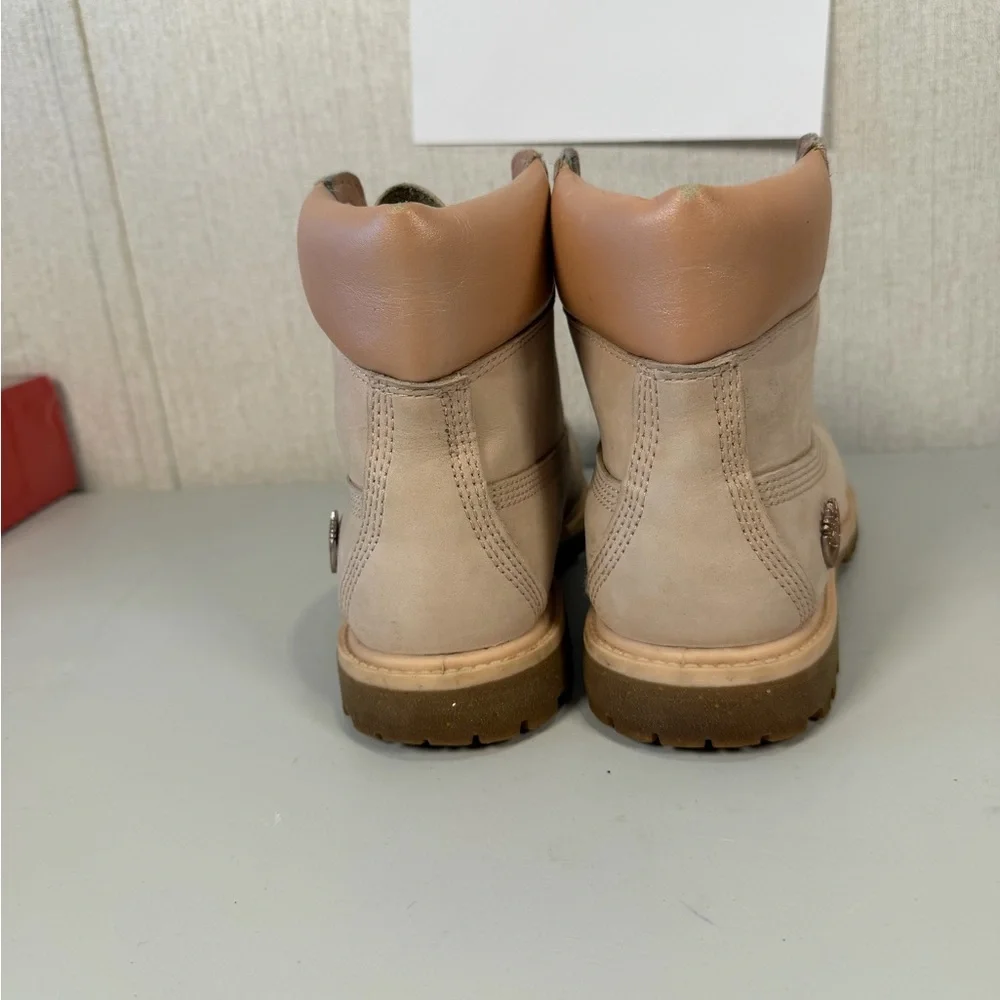 Timberland Womens Premium 6 inch Waterproof Boots Light Pink‎ size 7.5